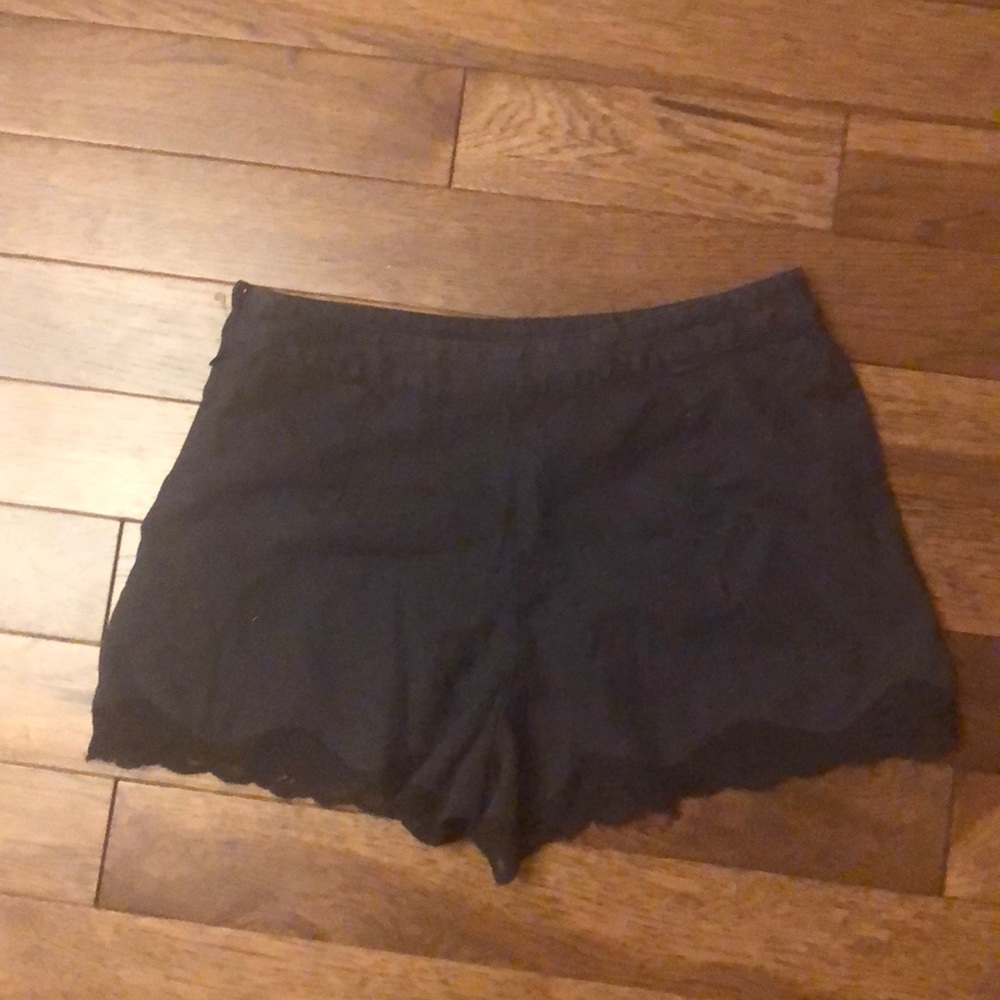 Shorts - Picture 2 of 3